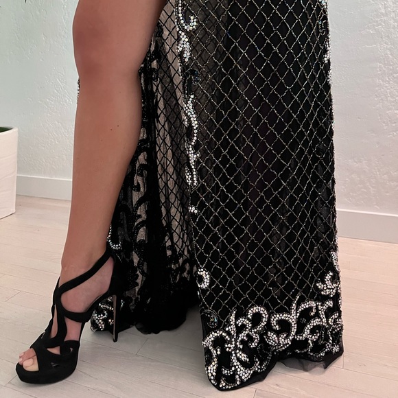 Evening Gown - Picture 7 of 9